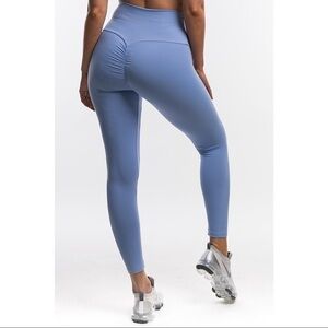 Echt Womans size XS Scrunch butt high waisted leggings   Blue